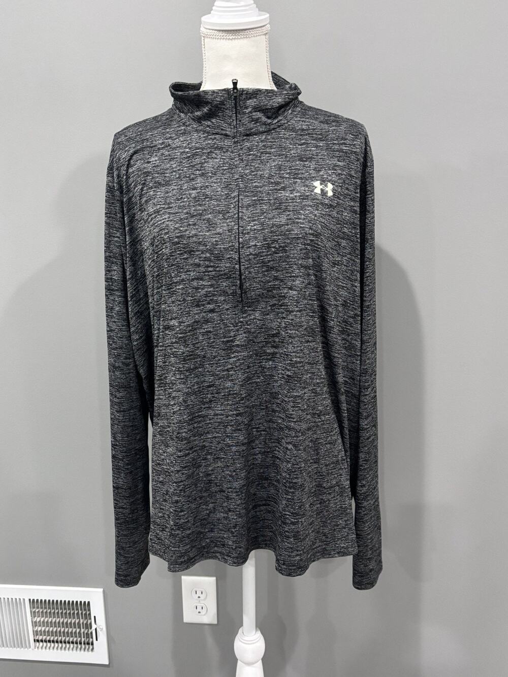 UA Tech™ Twist Women's ½ Zip. Women’s 2xl EUC